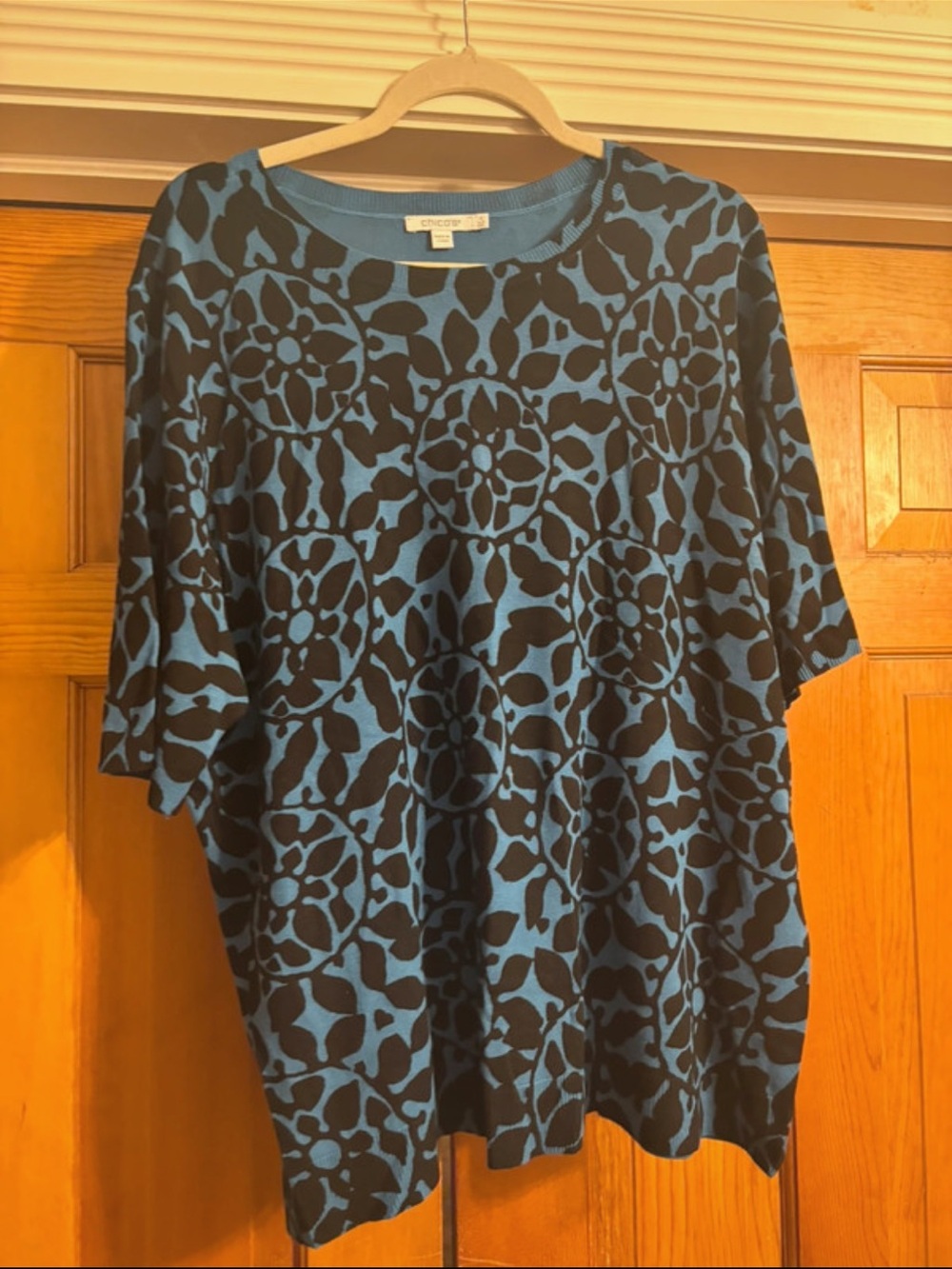 Chico's Blue and Black Floral Medallion Short Sleeve Top